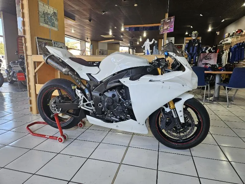 YZF 1000 R1 CROSS PLANE 2011