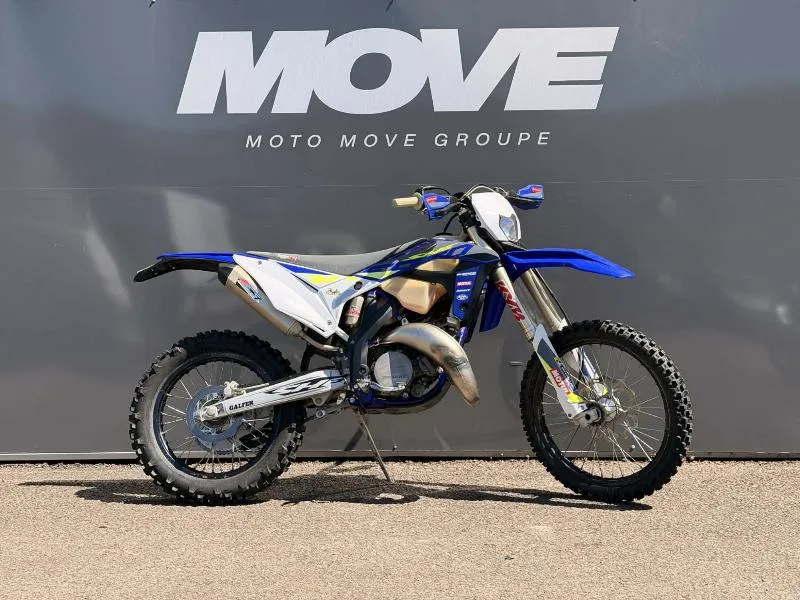 125 SE FACTORY