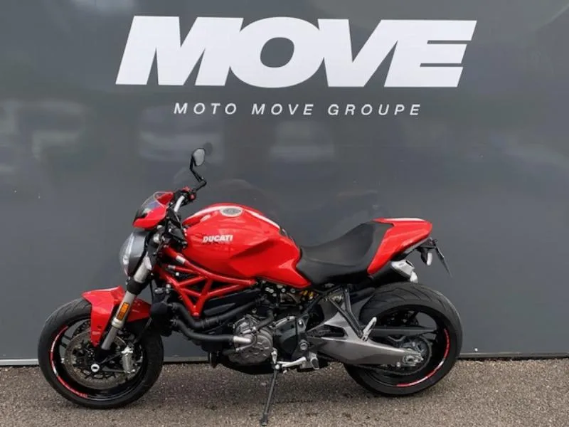 MONSTER 821