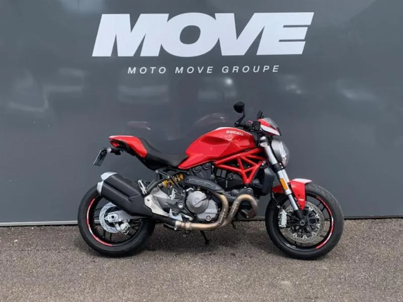 MONSTER 821