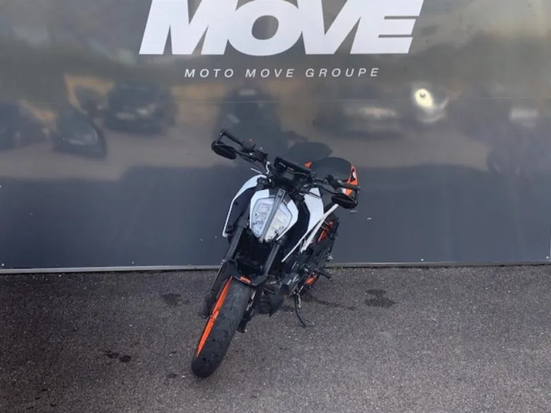 125 DUKE ABS