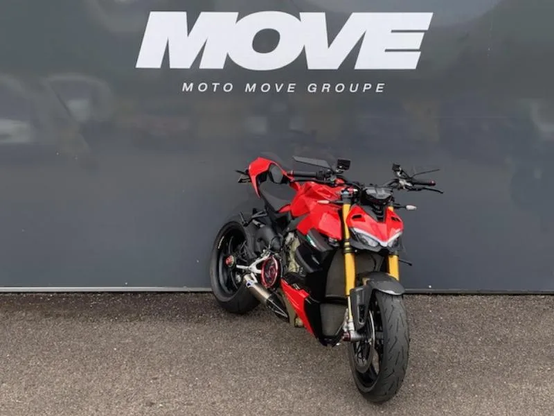 STREETFIGHTER V4S