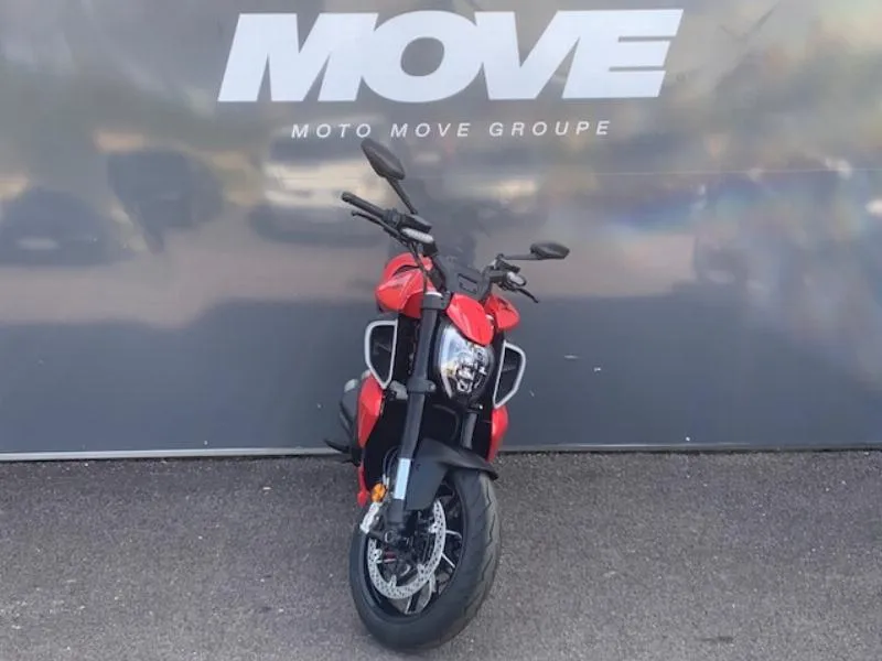 DIAVEL V4