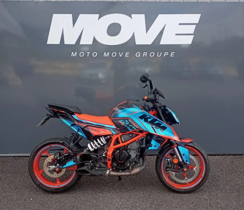 390 DUKE