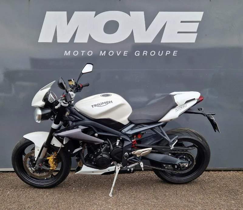 STREET TRIPLE 675