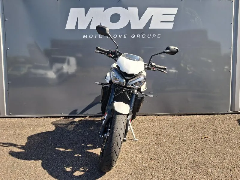 STREET TRIPLE 675 R