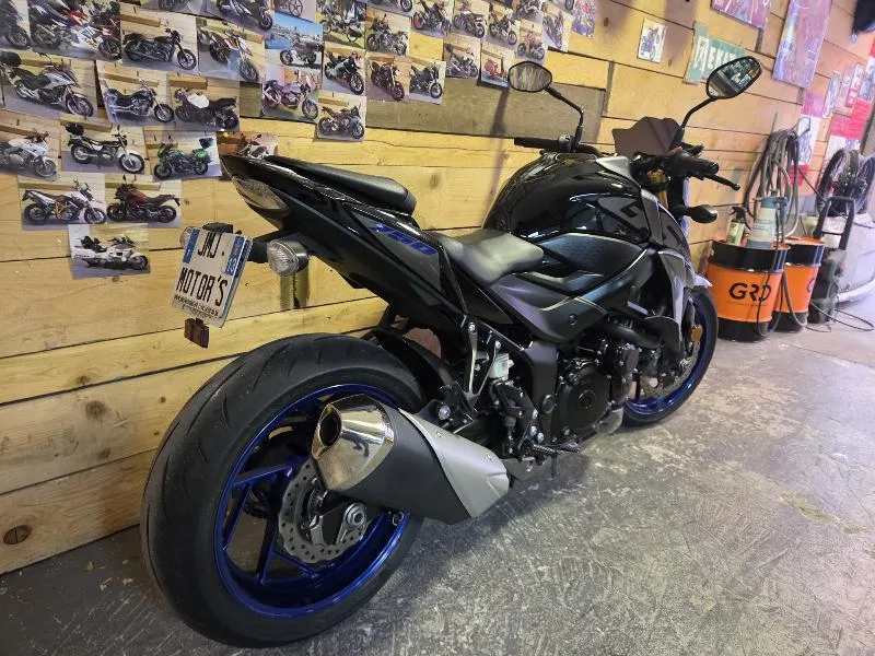 GSXS 750