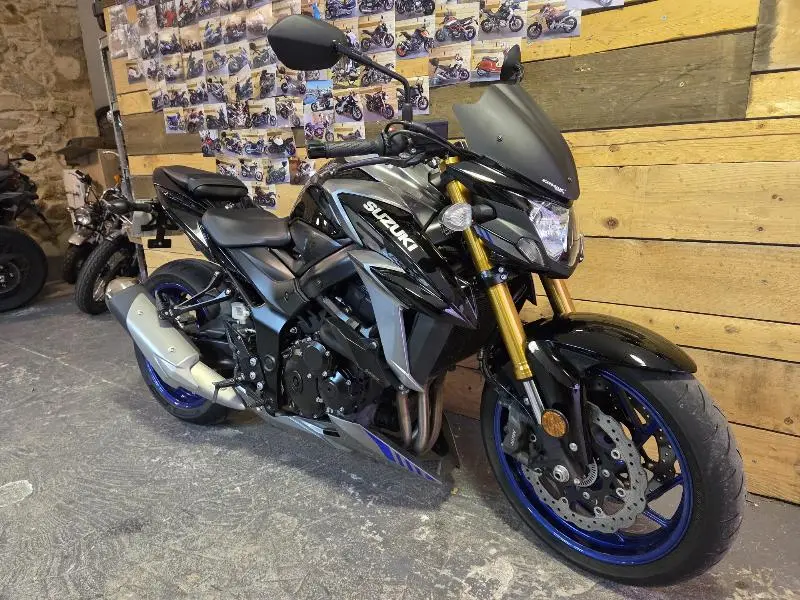 GSXS 750
