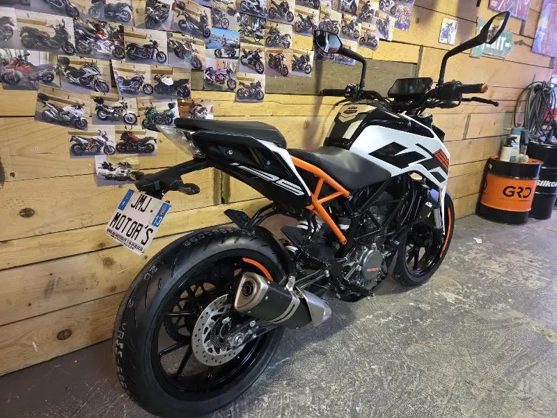 125 DUKE ABS