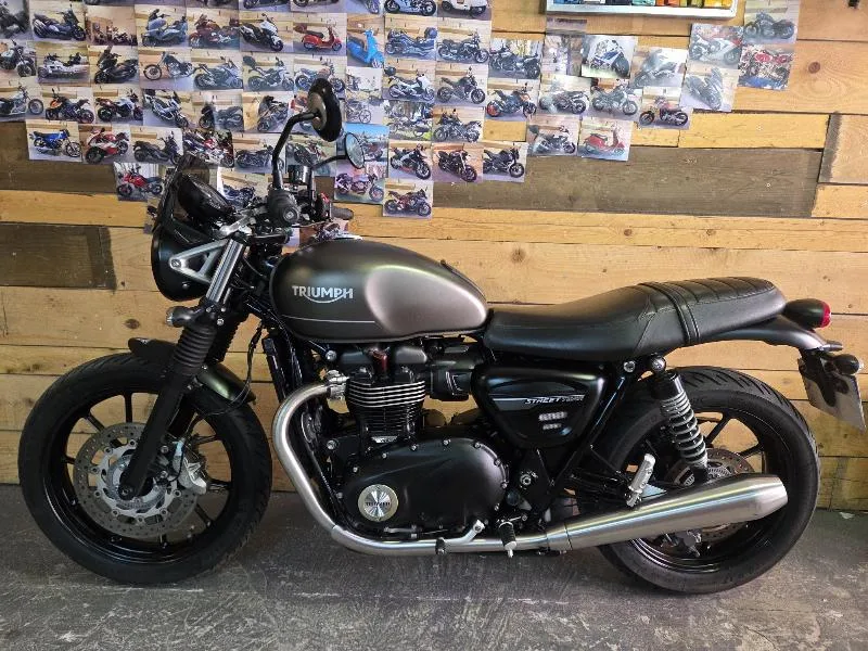 STREET TWIN  900