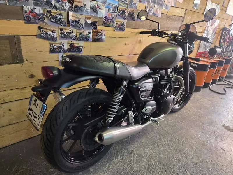 STREET TWIN  900