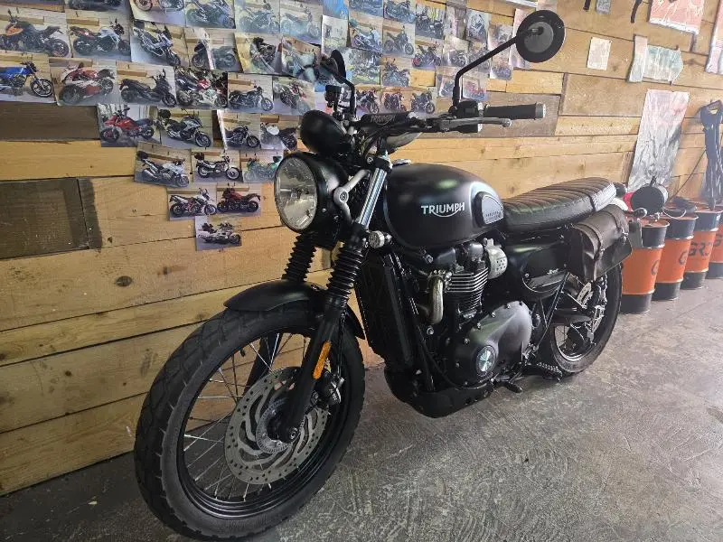 STREET SCRAMBLER  900