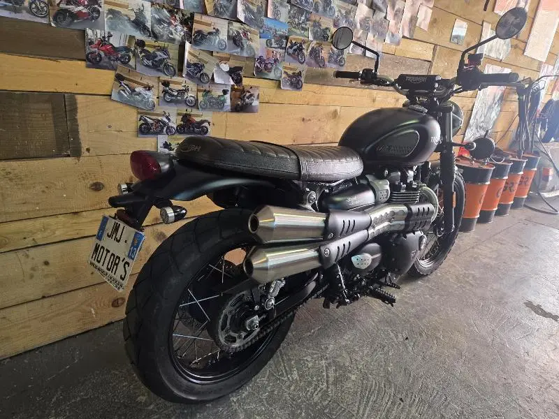 STREET SCRAMBLER  900