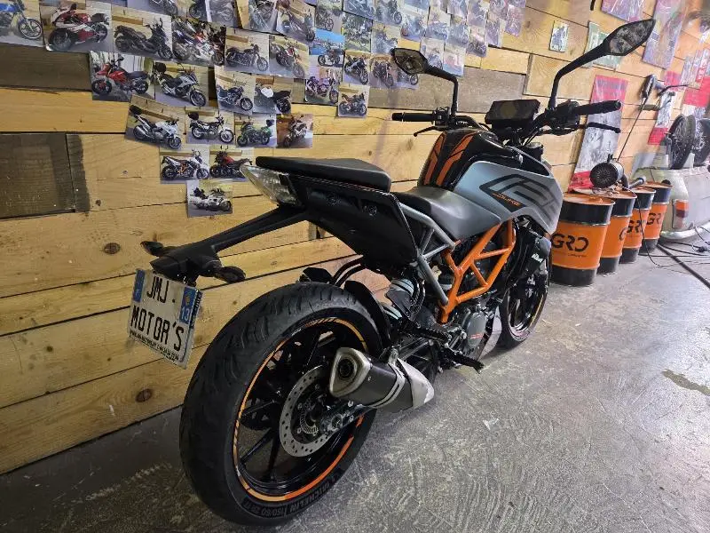 125 DUKE ABS