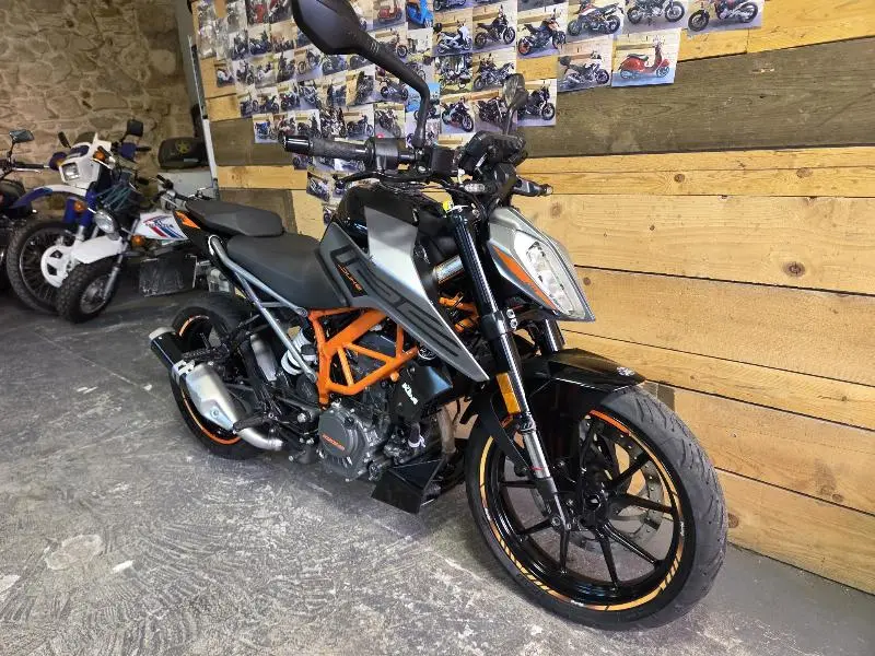 125 DUKE ABS