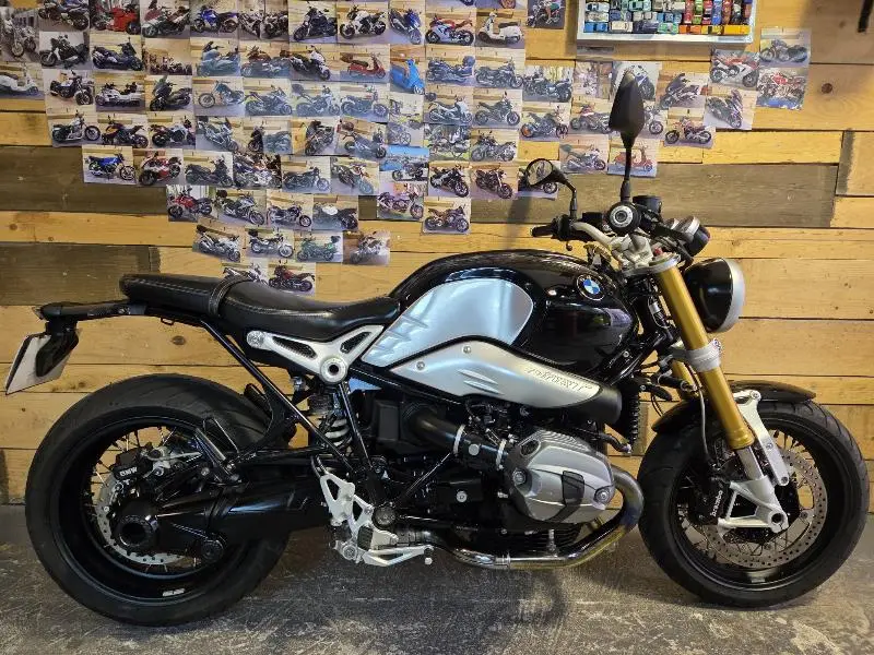 R NineT