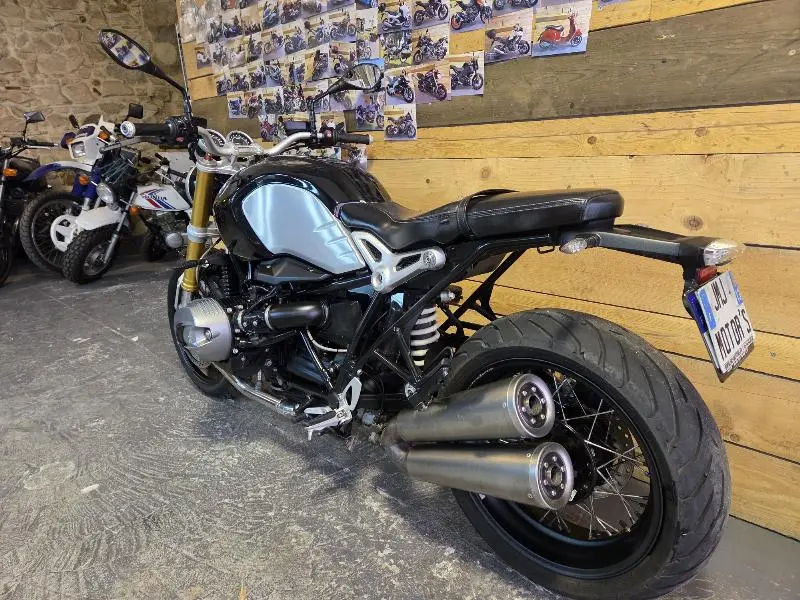 R NineT