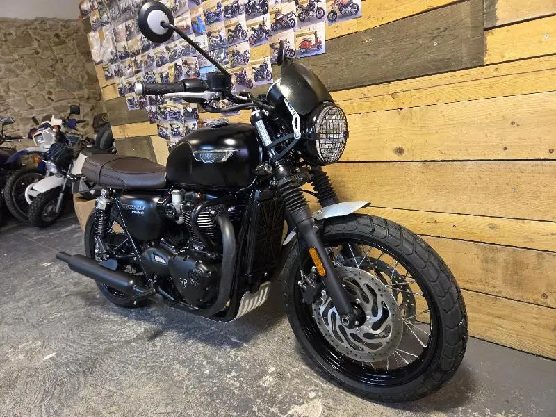 Bonneville T120 Black
