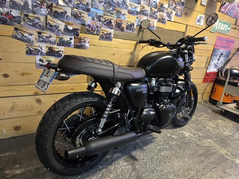 Bonneville T120 Black