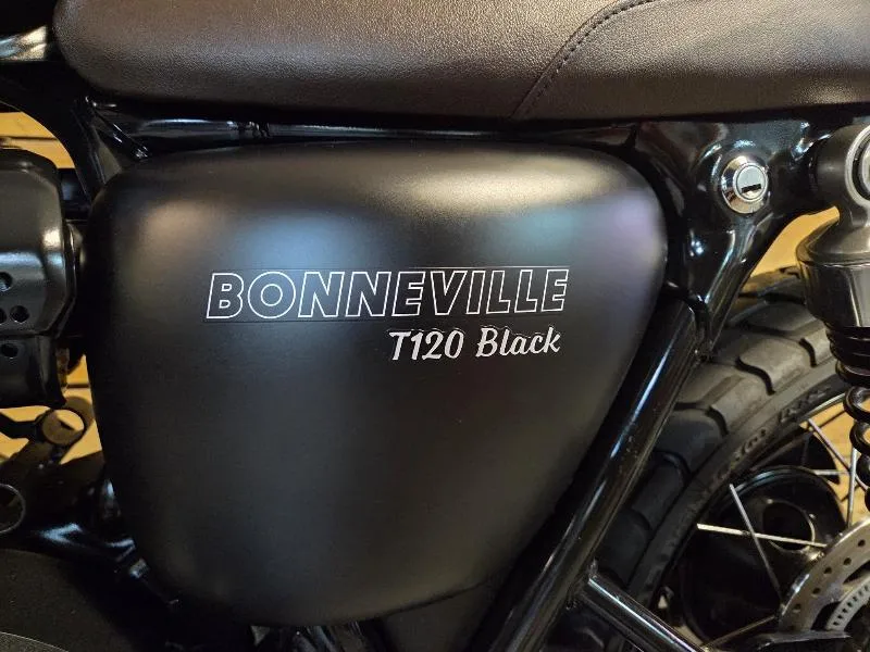 Bonneville T120 Black