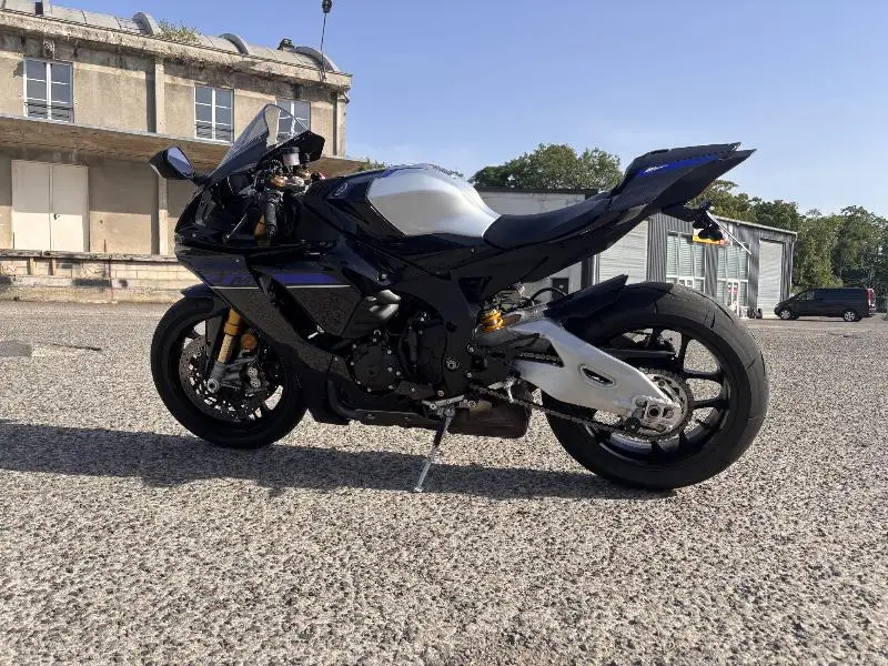 YZF 1000 R1 M