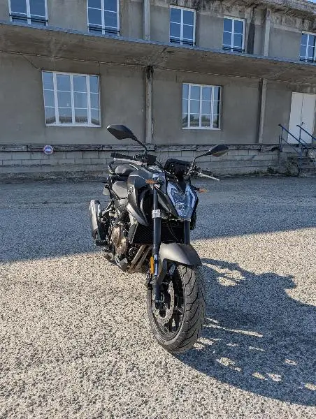 R 625