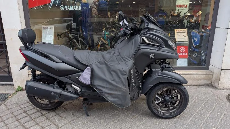 TRICITY 300