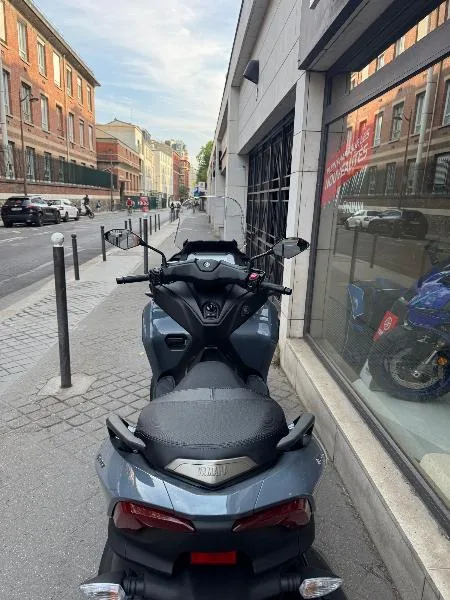 TRICITY 300