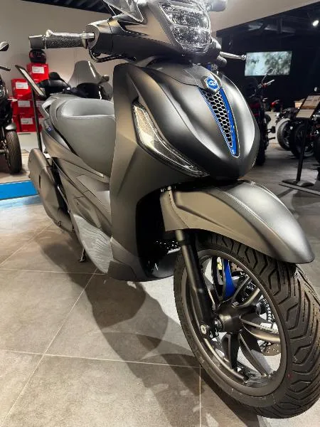 BEVERLY S 400