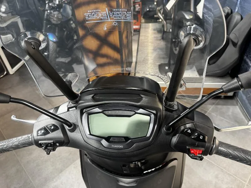 BEVERLY S 400