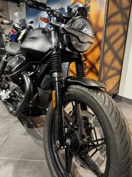 V7 STONE