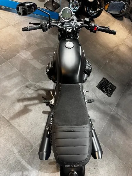 V7 STONE