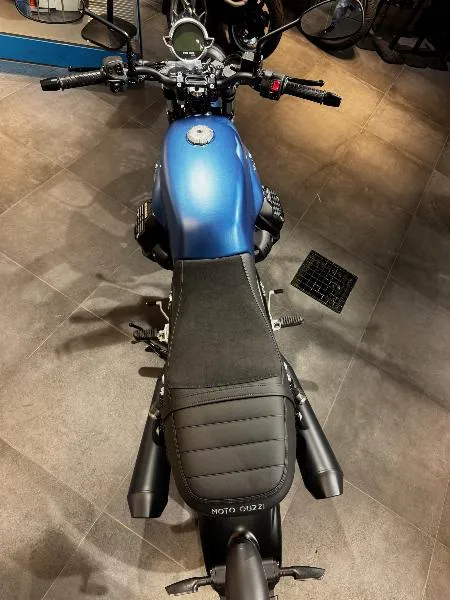 V7 STONE