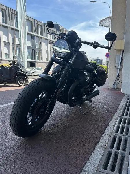 V9 BOBBER