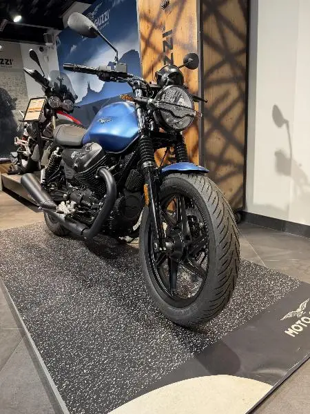 V7 STONE