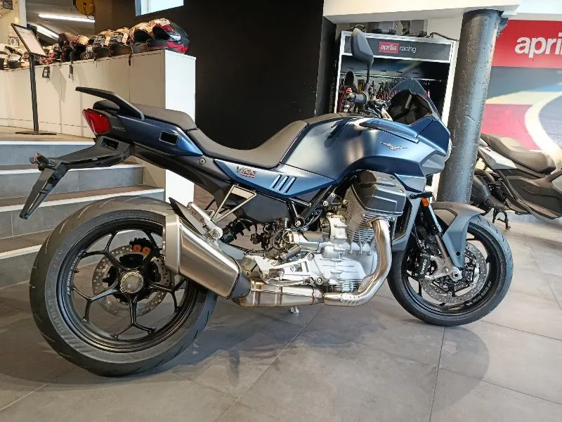 V100  MANDELLO