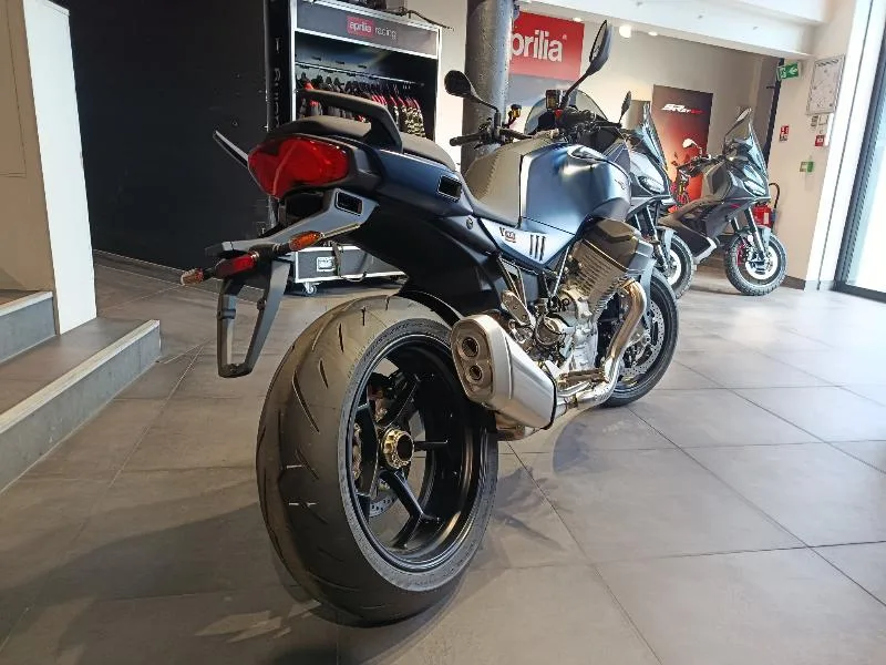 V100  MANDELLO