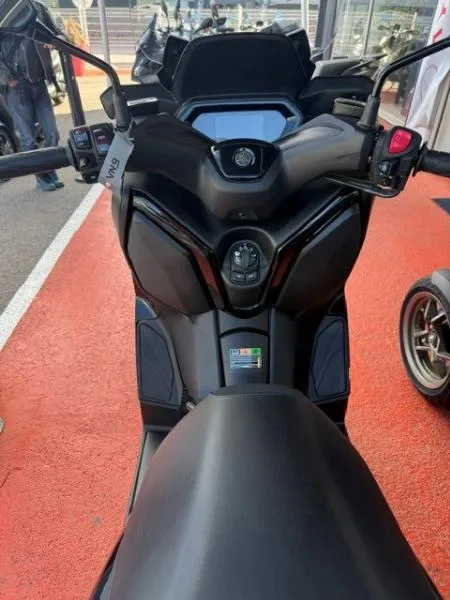 XMAX 125 TECH MAX