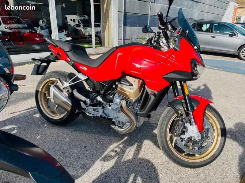 V100  MANDELLO