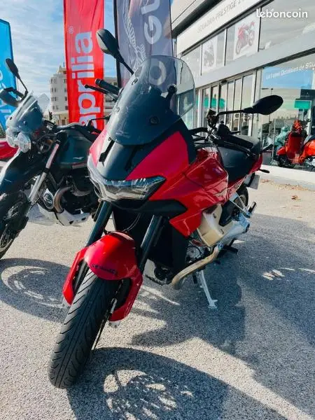 V100  MANDELLO