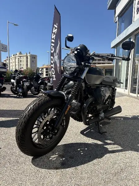 V9 BOBBER