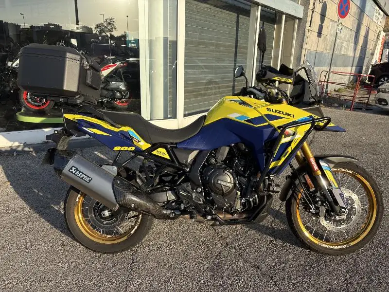 DL VSTROM 800DE
