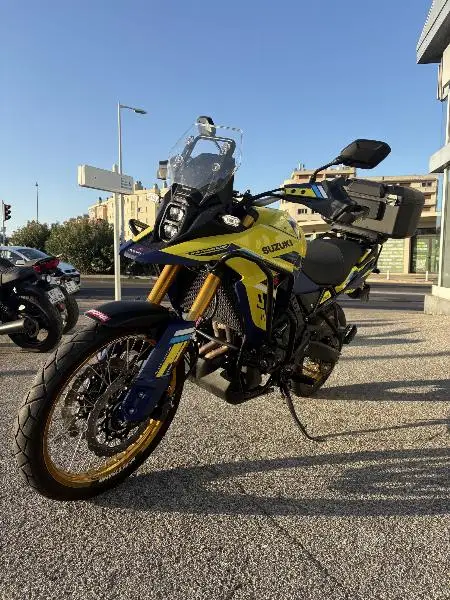 DL VSTROM 800DE