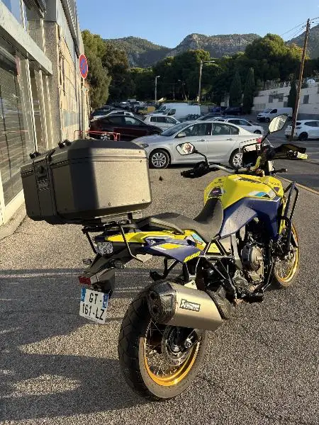 DL VSTROM 800DE