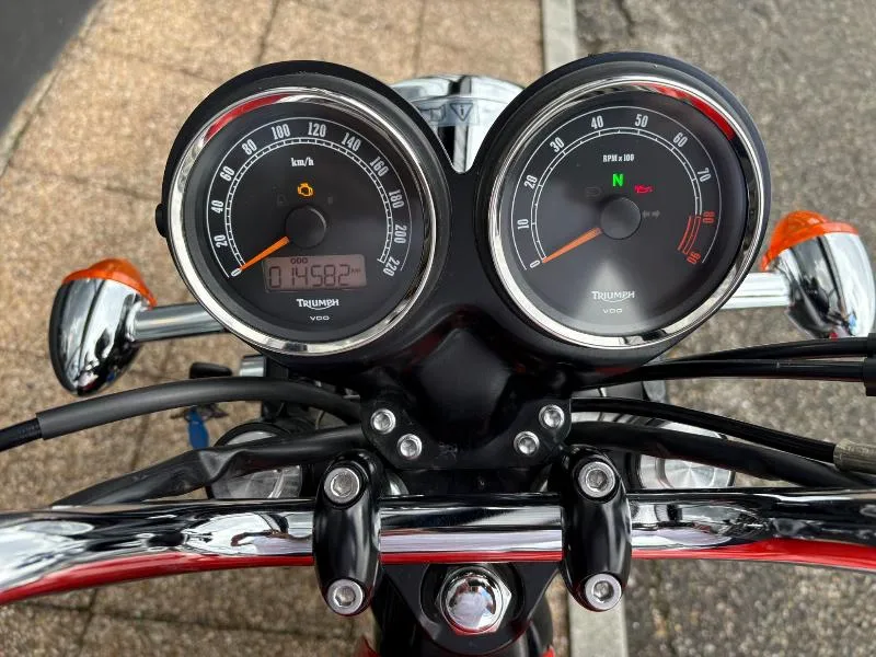 BONNEVILLE 865 T100