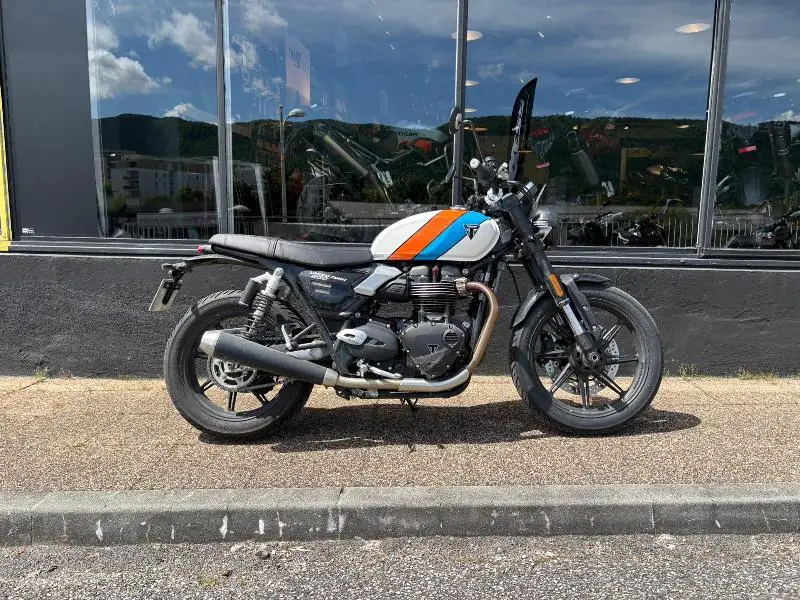 SPEED TWIN 900