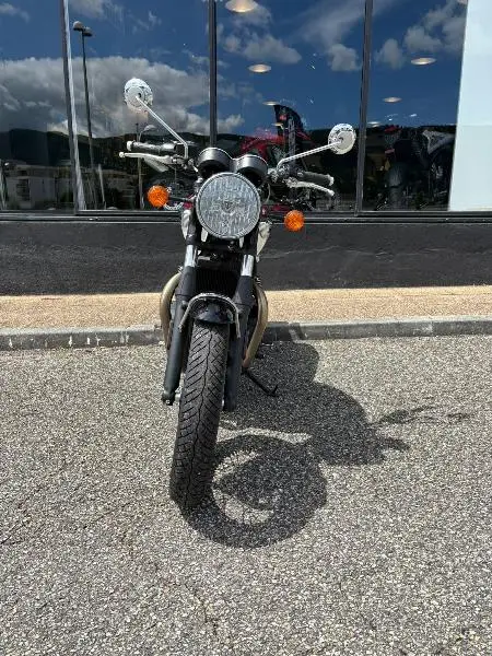 Bonneville T100