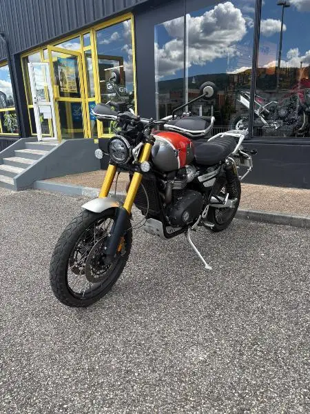 SCRAMBLER 1200 XE
