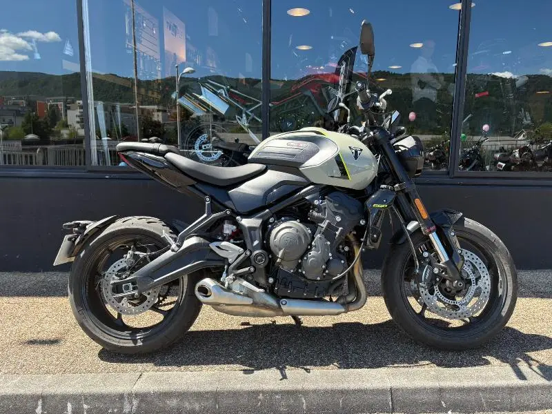 TRIDENT 660