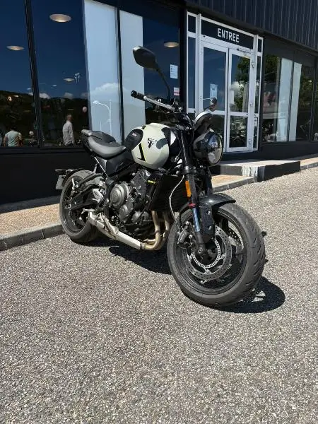 TRIDENT 660